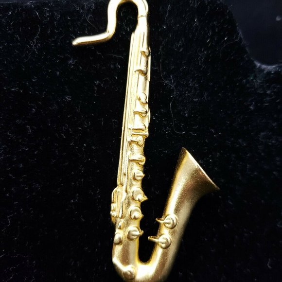 Vintage KJL Kenneth Jay Lane Brushed Gold Tone Baritone Saxophone - Picture 1 of 6